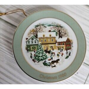 Vintage 1980 Christmas Avon Plate Collectible Holiday